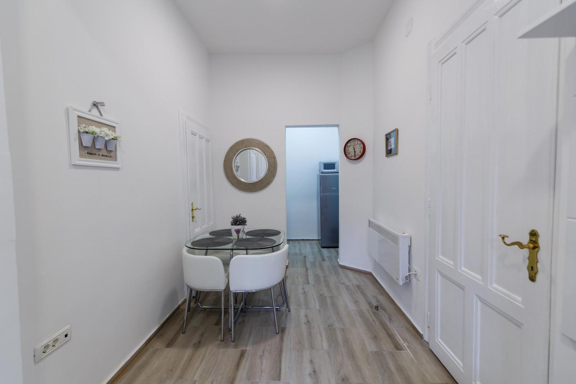 Apartman Royal 斯拉沃尼亚布罗德 外观 照片