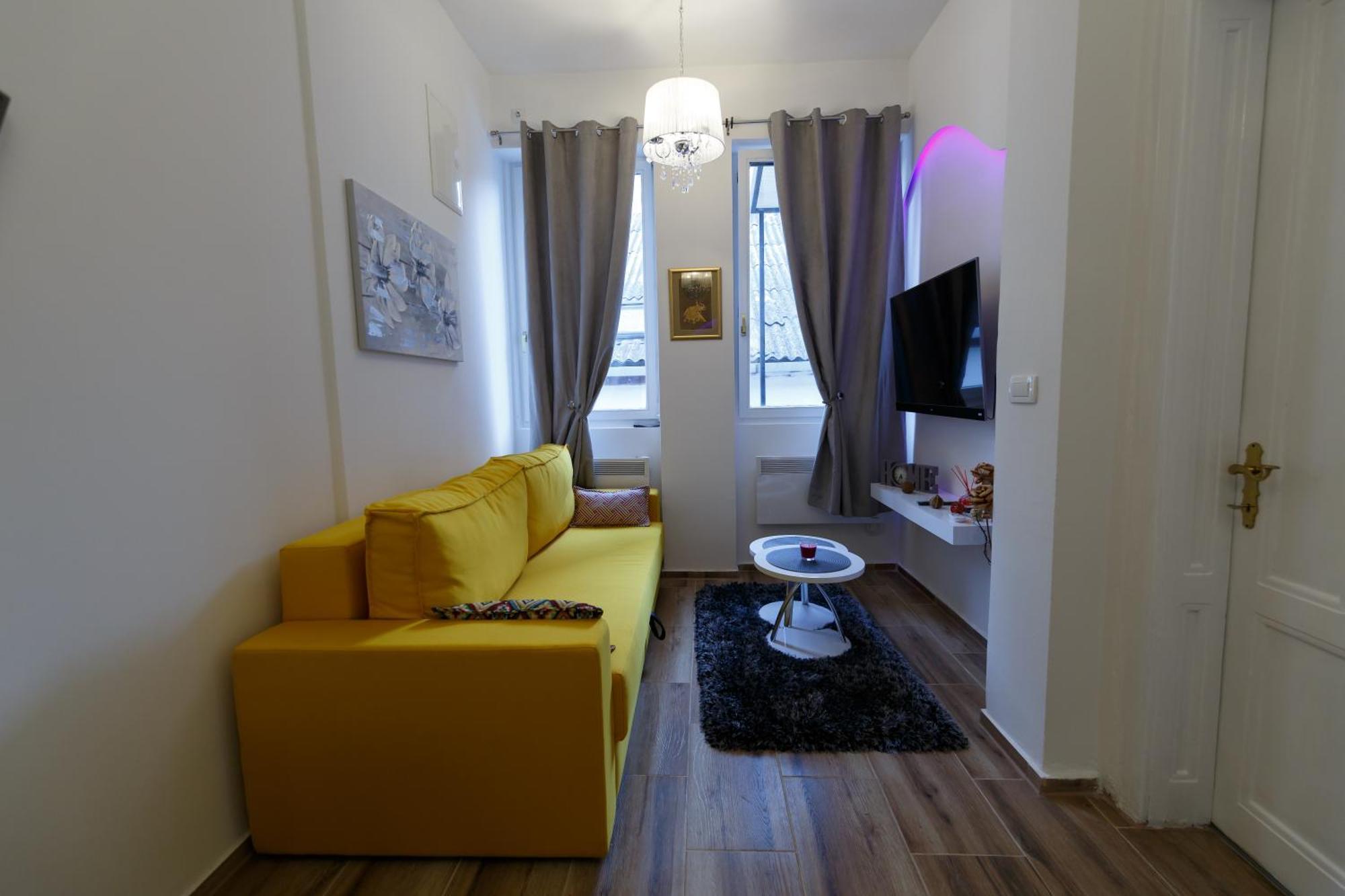 Apartman Royal 斯拉沃尼亚布罗德 外观 照片